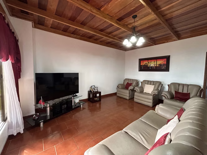 1126 San Juan de Naranjo casa con maravillosa vista! - Imagen 7