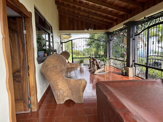 1126 San Juan de Naranjo casa con maravillosa vista! - Imagen 6