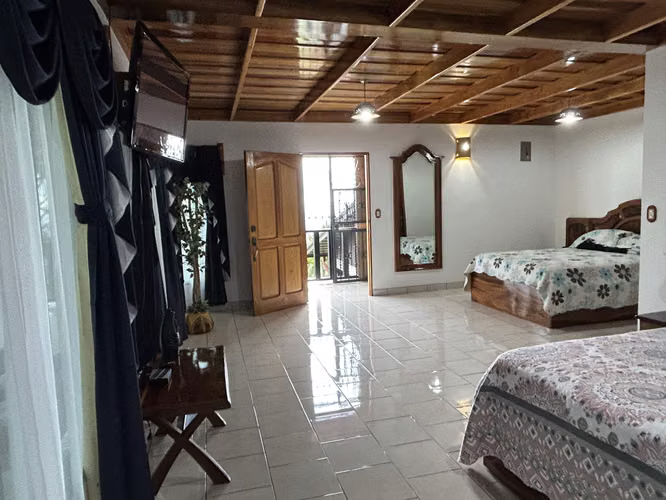 1126 San Juan de Naranjo casa con maravillosa vista! - Imagen 4