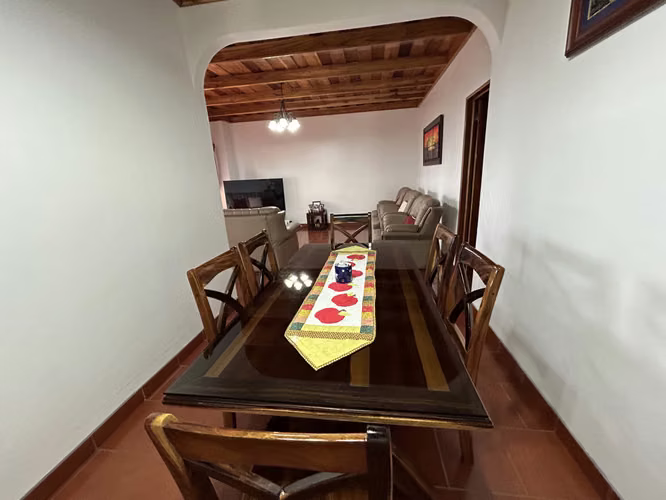 1126 San Juan de Naranjo casa con maravillosa vista! - Imagen 8