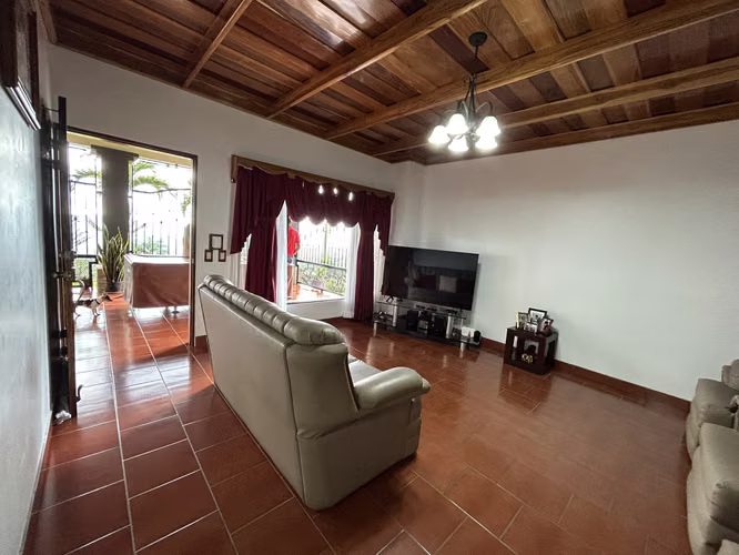 1126 San Juan de Naranjo casa con maravillosa vista! - Imagen 11