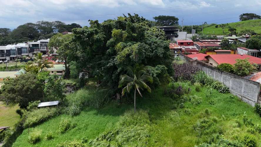 Terreno en venta para desarrollar en Pozos de Santa Ana.