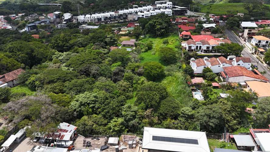 Terreno en venta para desarrollar en Pozos de Santa Ana.