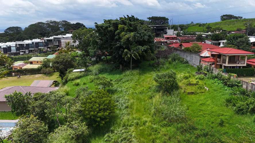 Terreno en venta para desarrollar en Pozos de Santa Ana.