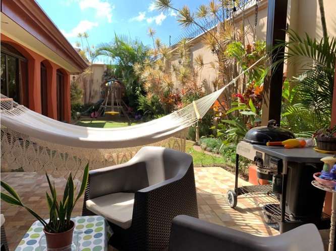 Casa exclusiva en venta en Guayabos de Curridabat - Imagen 6