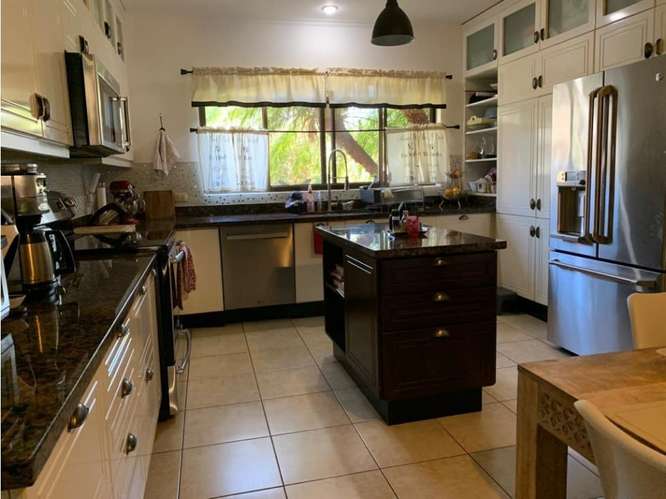 Casa exclusiva en venta en Guayabos de Curridabat - Imagen 7