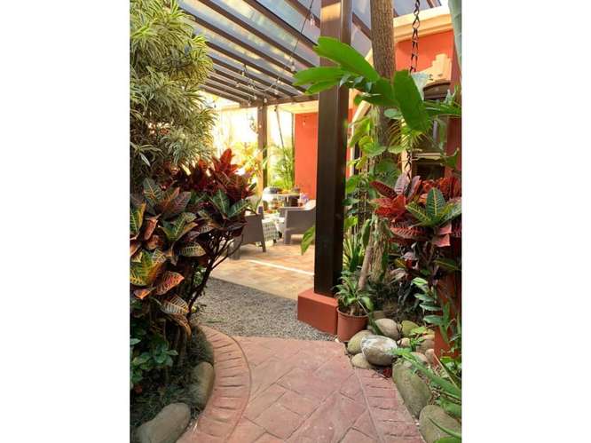 Casa exclusiva en venta en Guayabos de Curridabat - Imagen 13