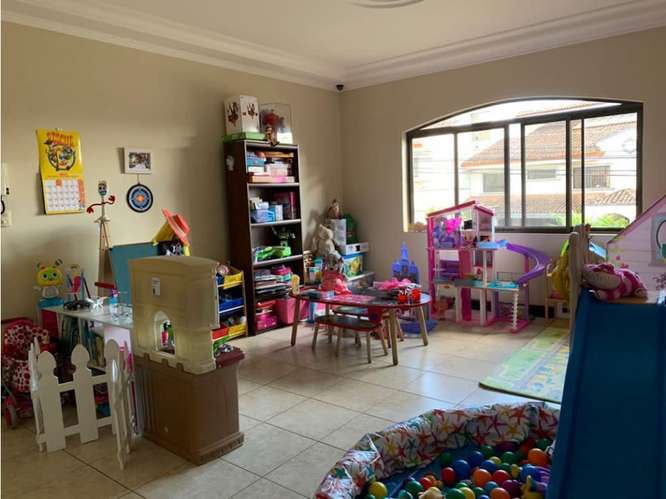 Casa exclusiva en venta en Guayabos de Curridabat - Imagen 8