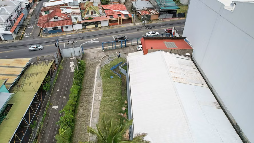 Se vende Terreno sobre calle principal, Calle Blancos, San José (AD). - Imagen 12