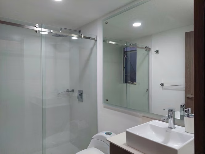 PENTHOUSE AMOBLADO ESPECTACULAR  O SOLO LINEA BLANCA EN TORRE  ROHRMOSER 135M2 - Imagen 10