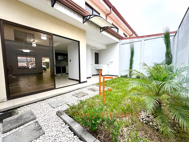 Venta de Casa en Condominio con Amenidades, cerca de Curridabat - Imagen 5