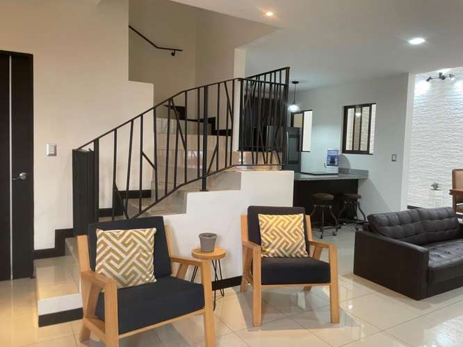 Bella Casa en San Fco de Heredia estilo Town house a 300 mts de Mall Oxigeno 3 hab