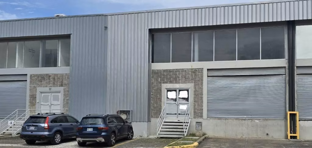 Bodega alquiler Heredia Belén 200m2