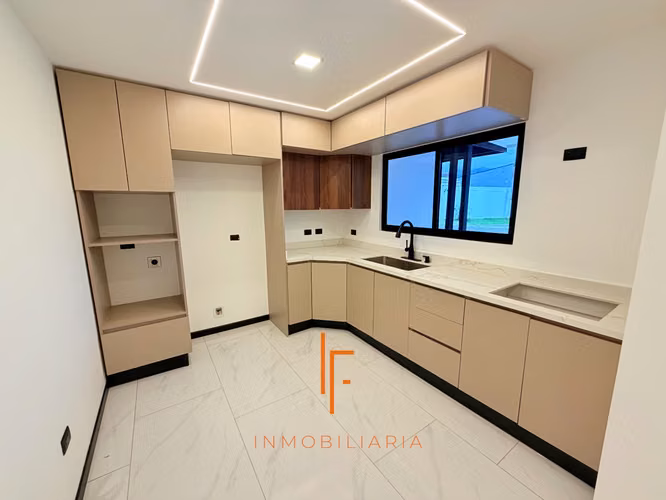 Se Alquila Casa 4 Hab en Condominio con Amenidades, Cerca de Curridabat