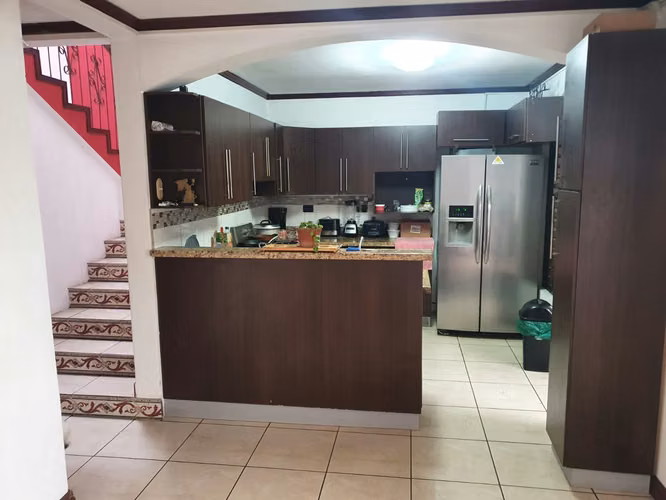 VENTA de casa de 4 habitaciones en Residencial Vistas del Este, La Unión, Tres Ríos - Imagen 4