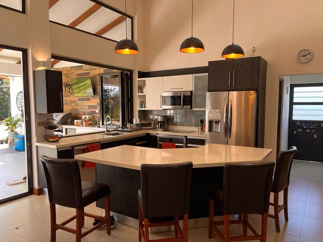 VENTA DE CASA EN RESIDENCIAL LOS REYES, LA GUACIMA ALAJUELA - Imagen 7