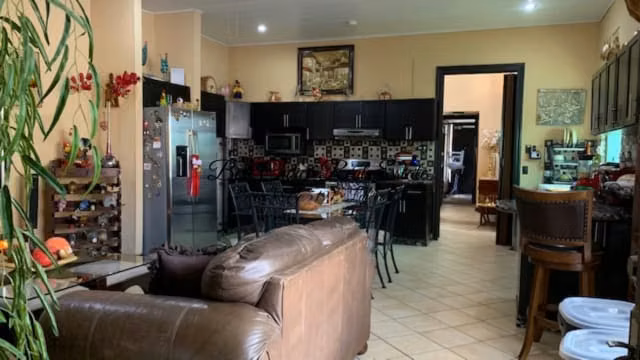 Venta Casa en Heredia Belén | Piscina Privada, Una Planta y Excelente Ubicación