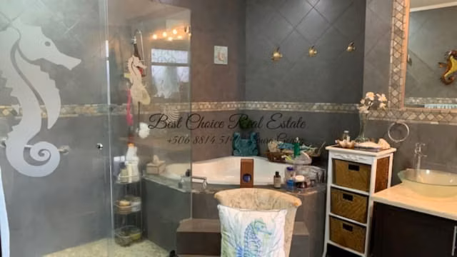 Venta Casa en Heredia Belén | Piscina Privada, Una Planta y Excelente Ubicación