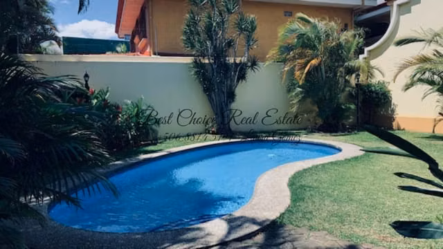 Venta Casa en Heredia La Ribera de Belén | Piscina Privada y Condominio | Rebajada - Imagen 2
