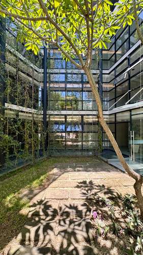 OPORTUNIDAD de inversión venta Arbórea Flats Santa Ana full amoblado de lujo 1 hab + oficina