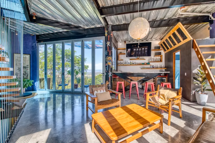 VENTA DE CASA EN BRASIL DE MORA, SANTA ANA. VISTA A LAS MONTAÑAS