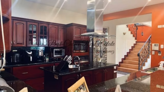Venta Casa en Heredia Belén Ciudad Cariari | Amplias Áreas Sociales | Salón Multiusos y 4 Parqueos - Imagen 8