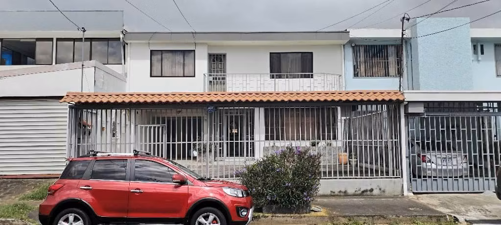 Casa con apartamento independiente en venta | San José la Granja