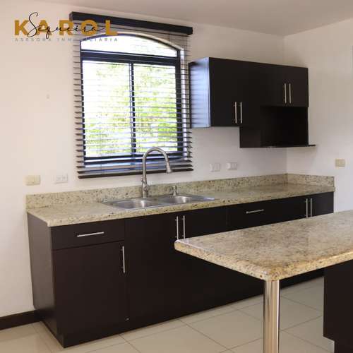 SE VENDE CASA EN CONDOMINIO, SAN RAFAEL- ALAJUELA