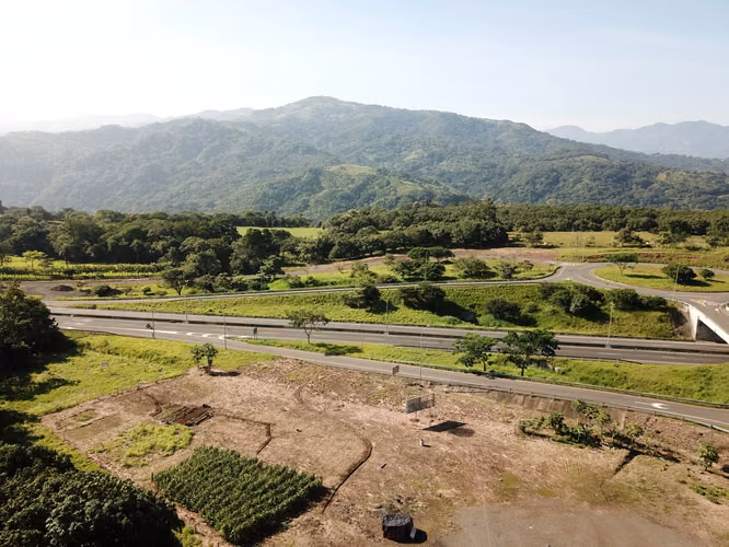 Lote en Venta en Atenas, plano con uso suelo comercial - Imagen 6
