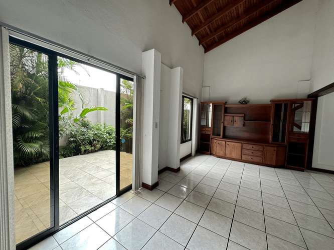 Venta de casa en la Uruca