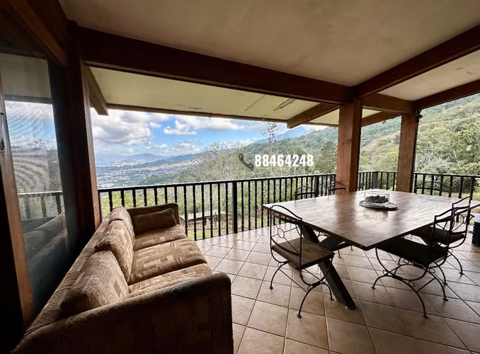 VENTA de Casa Independiente en Escazú.