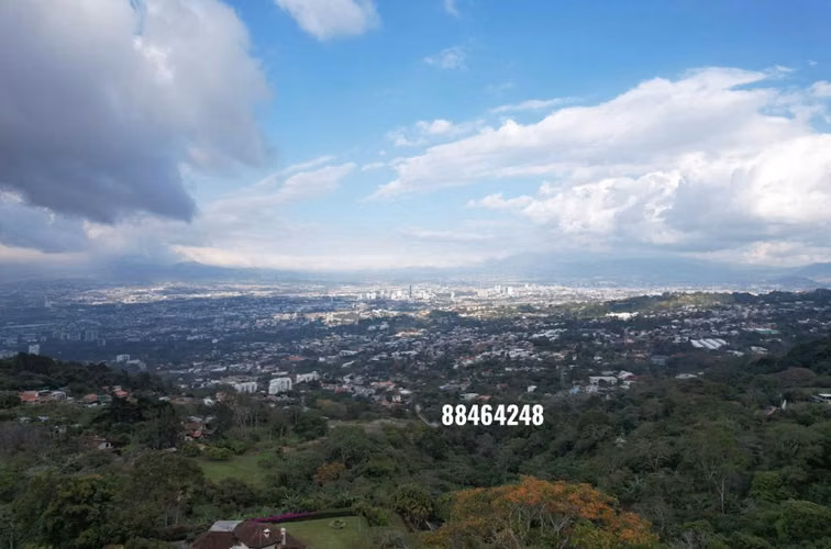 VENTA de Casa Independiente en Escazú.