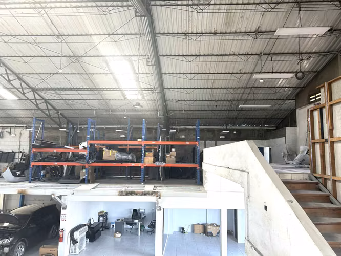 Se vende bodega en Zona Industrial La Uruca para inversión