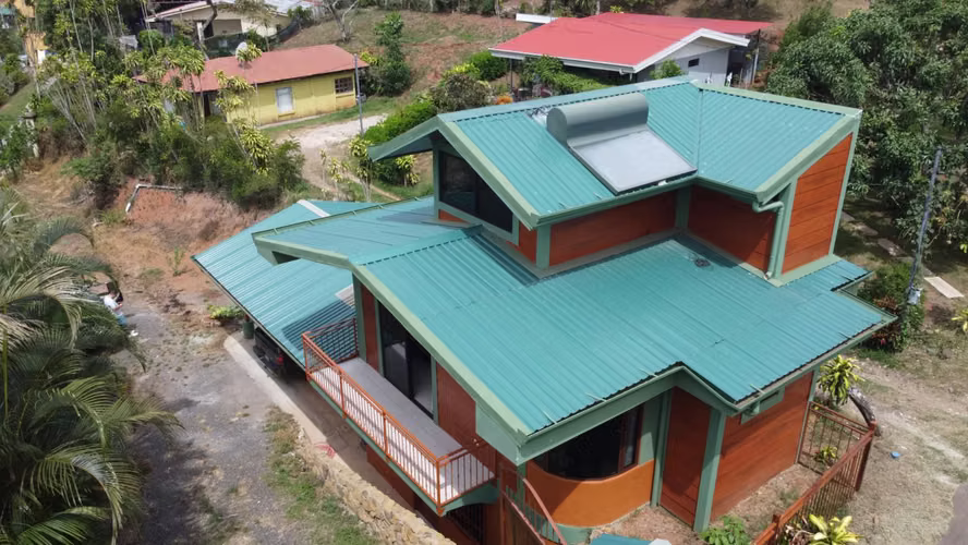 Casa en venta en Atenas tipo cabaña en 3 niveles vistas a montañas - Imagen 15