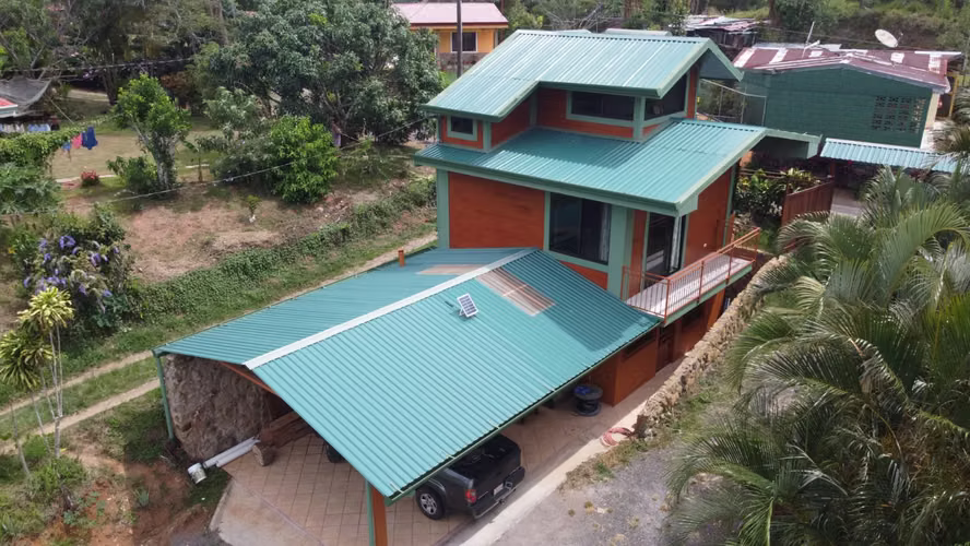 Casa en venta en Atenas tipo cabaña en 3 niveles vistas a montañas - Imagen 14