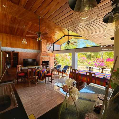 CASA EN VENTA DE UNA PLANTA EN HACIENDA LOS REYES.