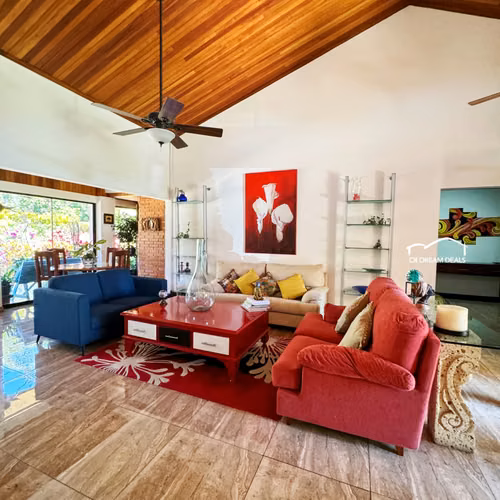 CASA EN VENTA DE UNA PLANTA EN HACIENDA LOS REYES.