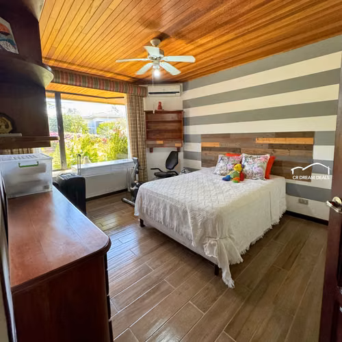 CASA EN VENTA DE UNA PLANTA EN HACIENDA LOS REYES.