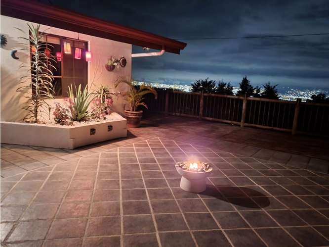 Amplio Terreno con casa en Heredia, Santa Barbara