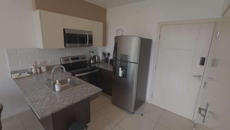Hermoso apartamento amoblado en condominio vertical en Lagunilla de Heredia