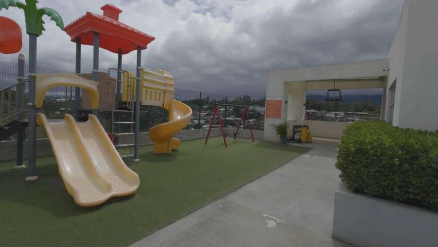 Hermoso apartamento amoblado en condominio vertical en Lagunilla de Heredia