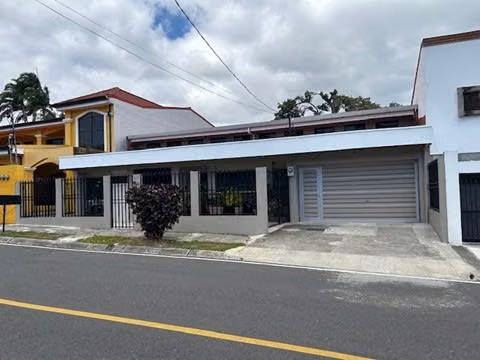 Casa en Lomas de Ayarco, Curridabat en venta /CA-732 NEGOCIABLE