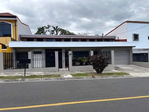 Casa en Lomas de Ayarco, Curridabat en venta /CA-732 NEGOCIABLE
