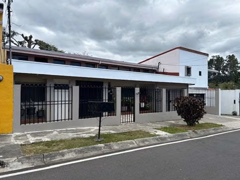 Casa en Lomas de Ayarco, Curridabat en venta /CA-732 NEGOCIABLE