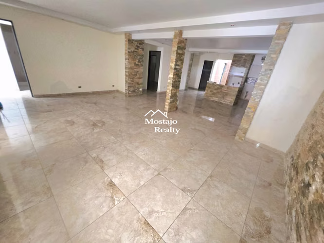 Venta de Casa de una planta, piscina privada, Rohrmoser, La Favorita, Remate Bancario - Imagen 8