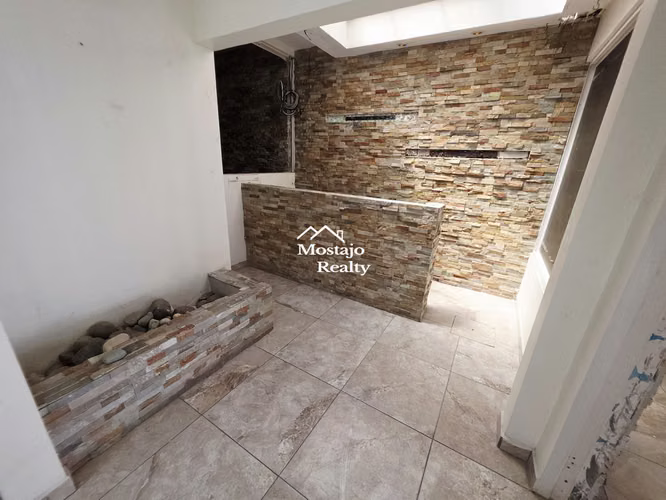 Venta de Casa de una planta, piscina privada, Rohrmoser, La Favorita, Remate Bancario - Imagen 12