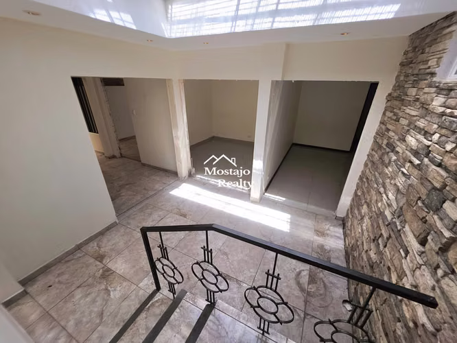 Venta de Casa de una planta, piscina privada, Rohrmoser, La Favorita, Remate Bancario - Imagen 11