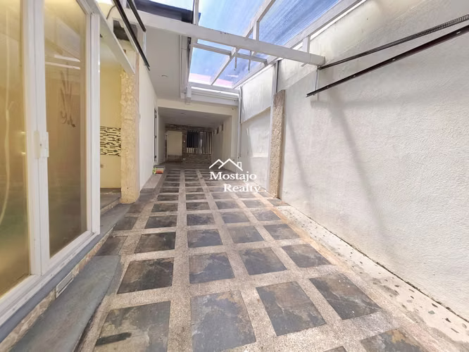 Venta de Casa de una planta, piscina privada, Rohrmoser, La Favorita, Remate Bancario - Imagen 2