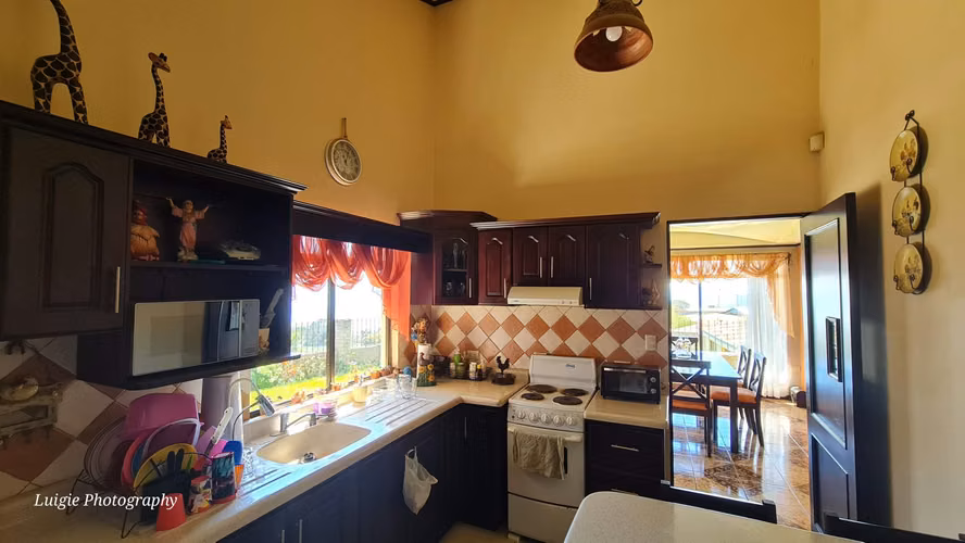CASA DE UNA PLANTA AMPLIA, LLANO GRANDE DE CARTAGO