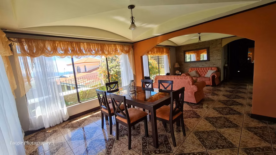 CASA DE UNA PLANTA AMPLIA, LLANO GRANDE DE CARTAGO